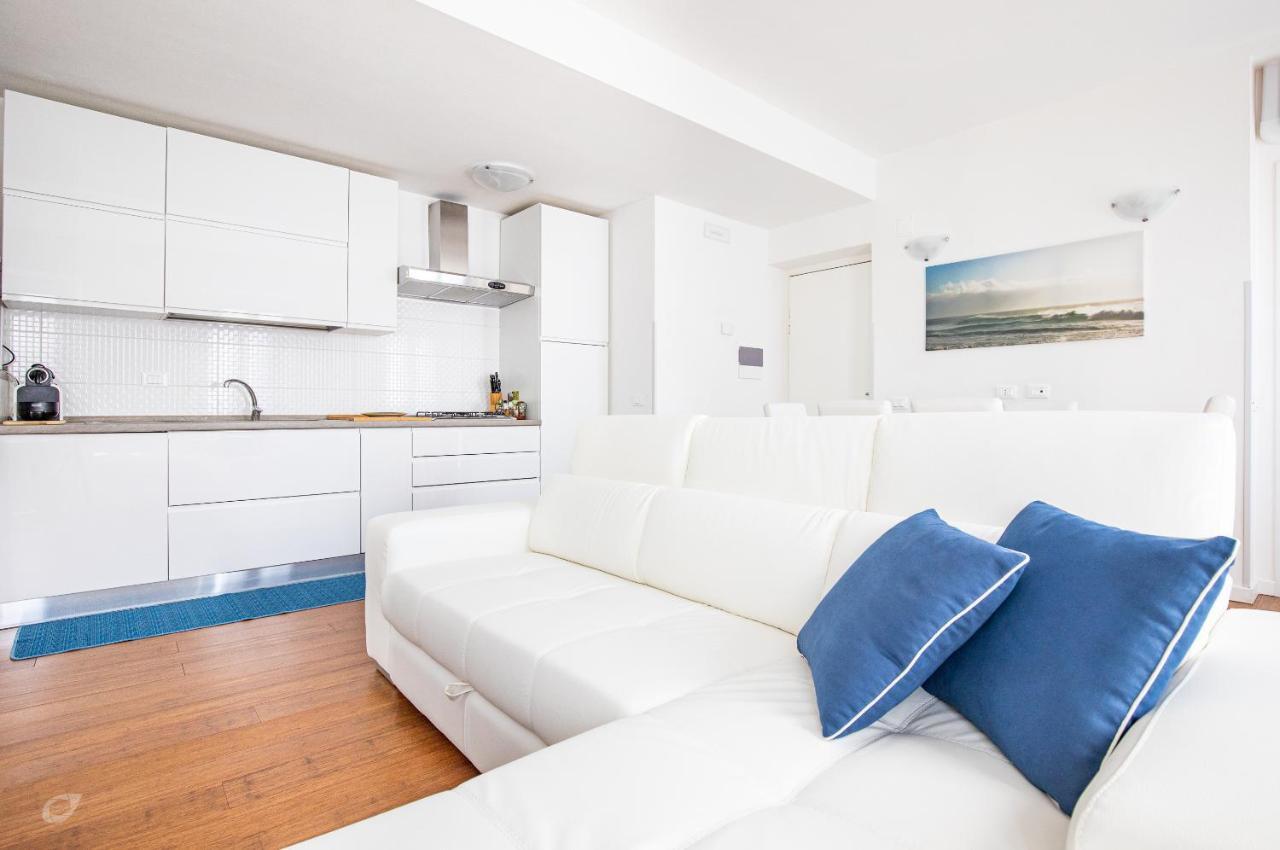 Elena House White Apartment Viareggio Exterior photo